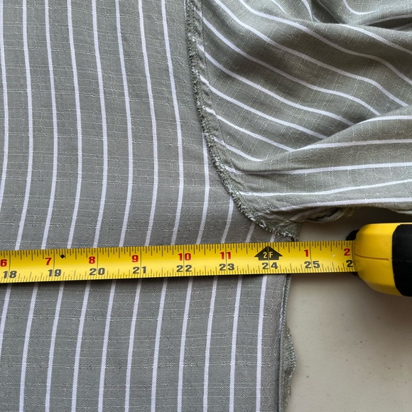 American Eagle Sz L Long-Sleeve Tie Back Striped Olive Button-Up Shirt - Picture 7 of 10